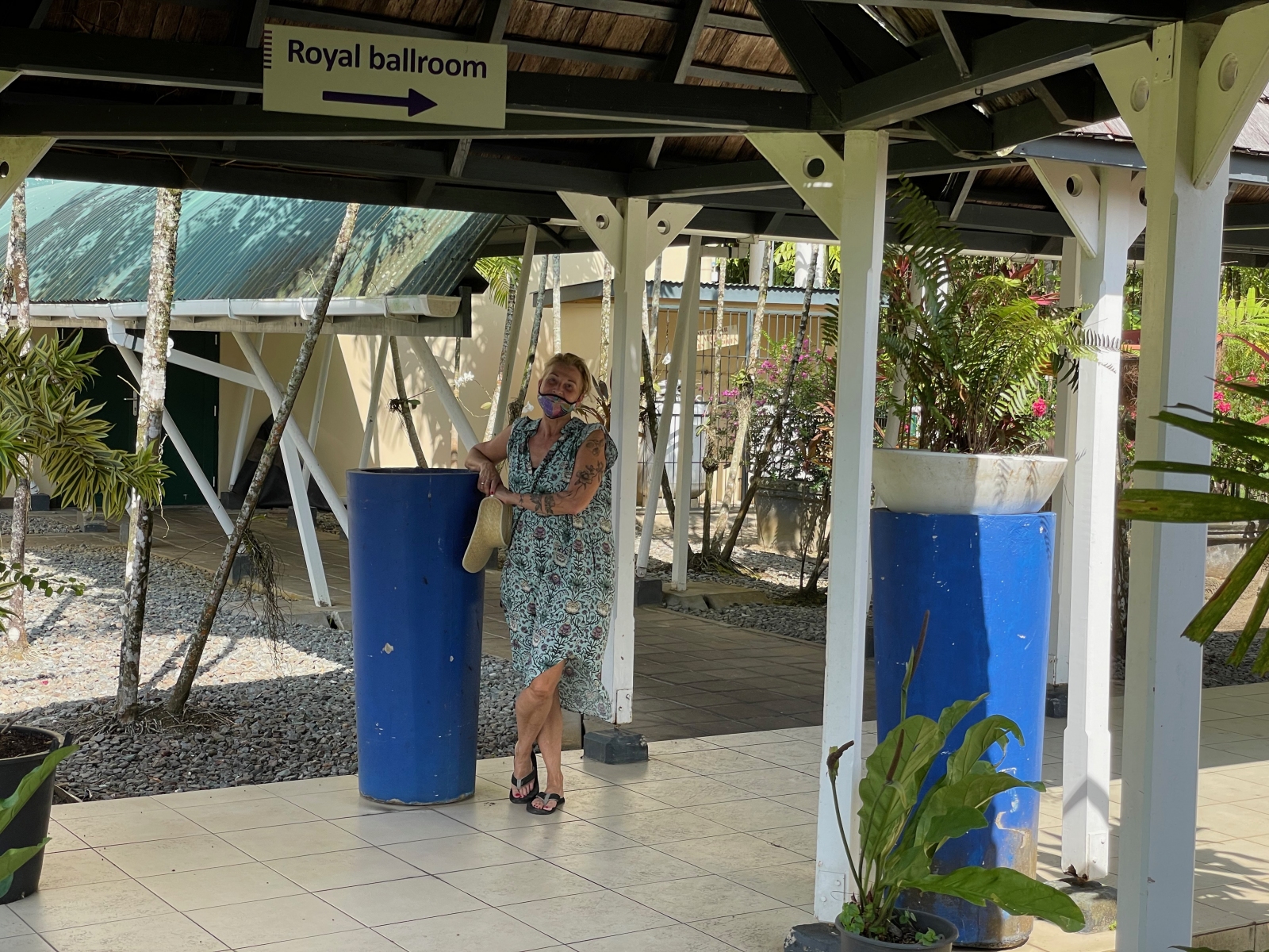 Jessica bij de Royal ballroom van Torarica