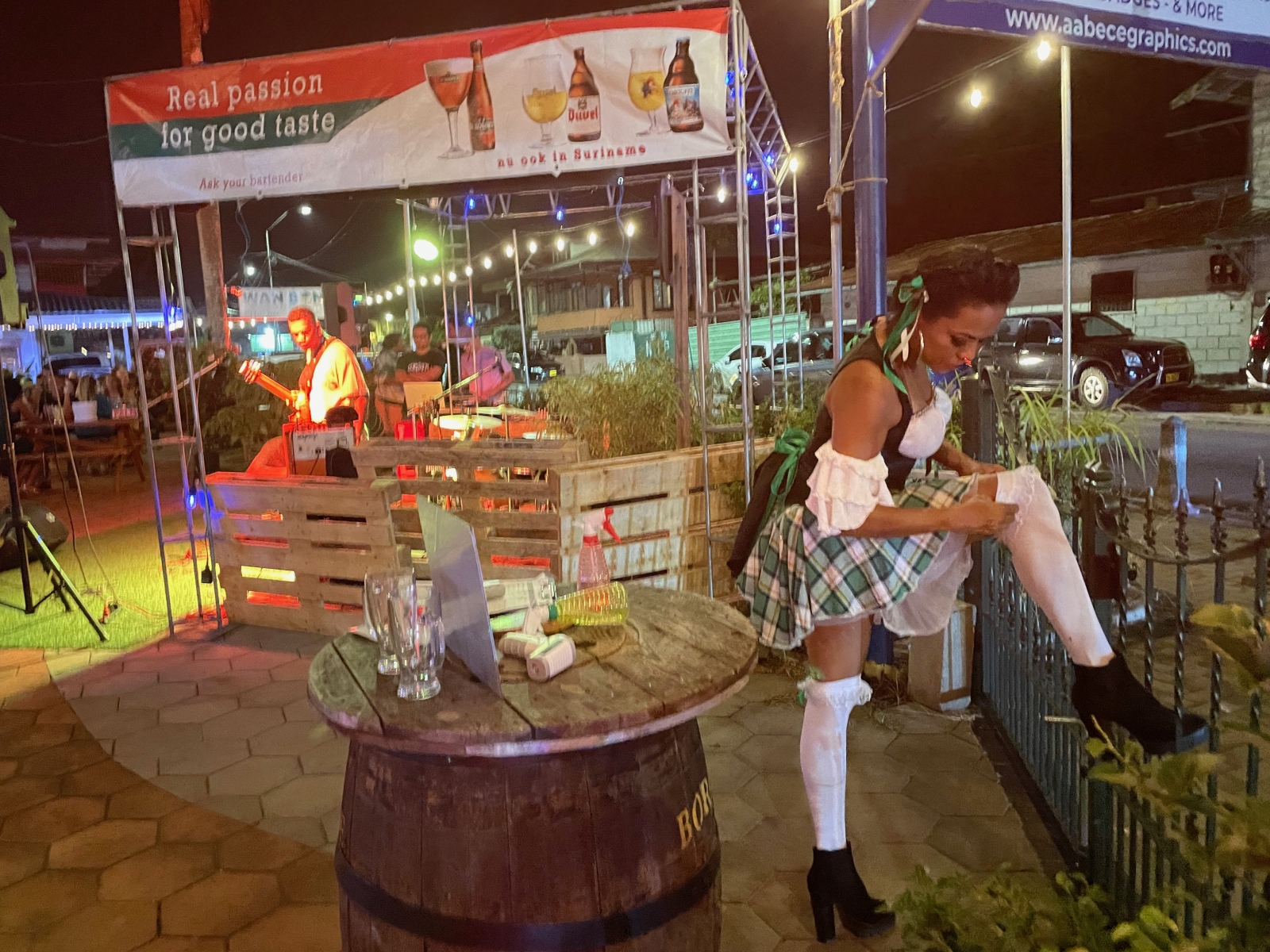 Een ander soort kousenband bij Wan Bon Biri